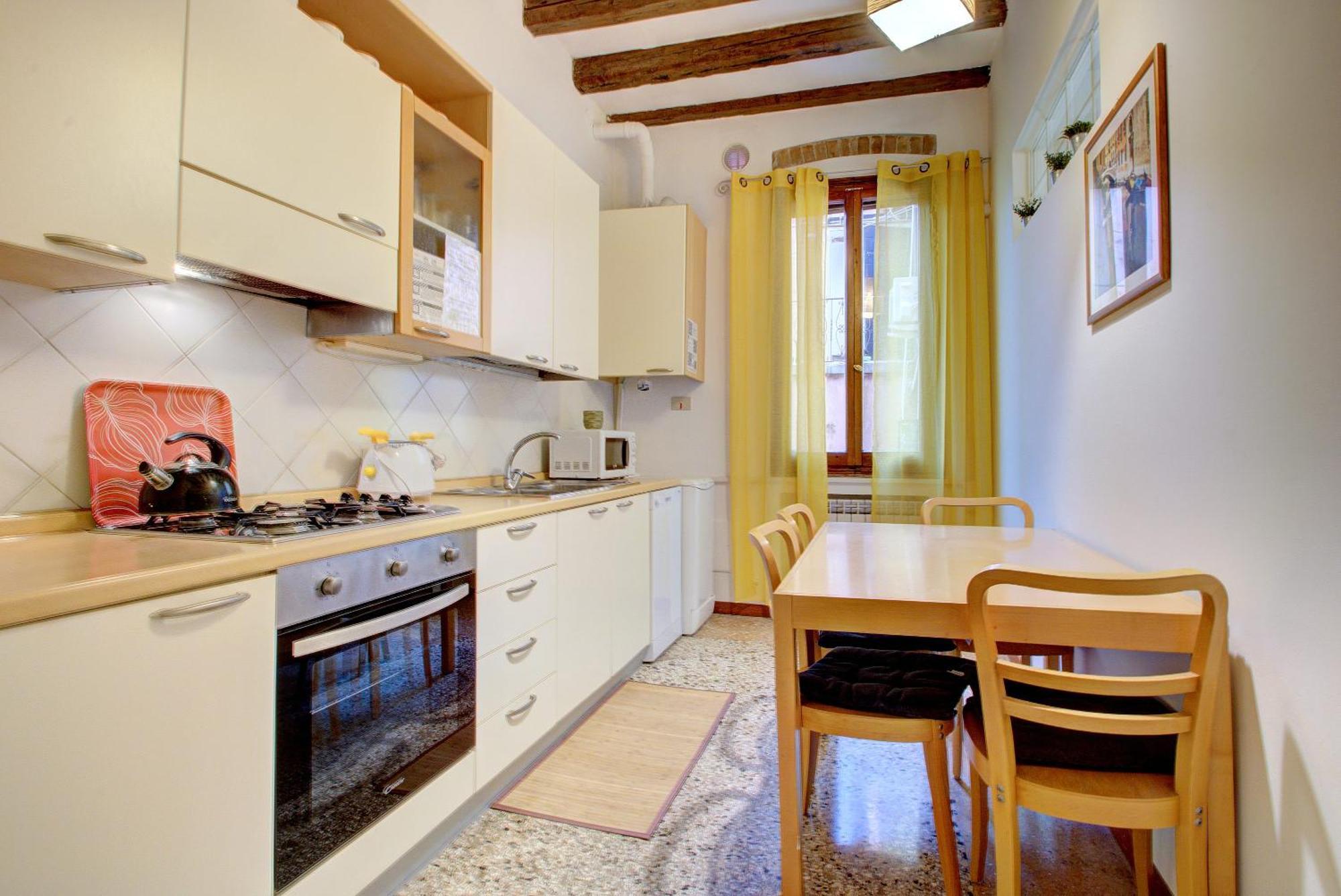 Apartamento ARRIVING by TRAIN#2 - quiet, 4pax, internet Venecia Exterior foto