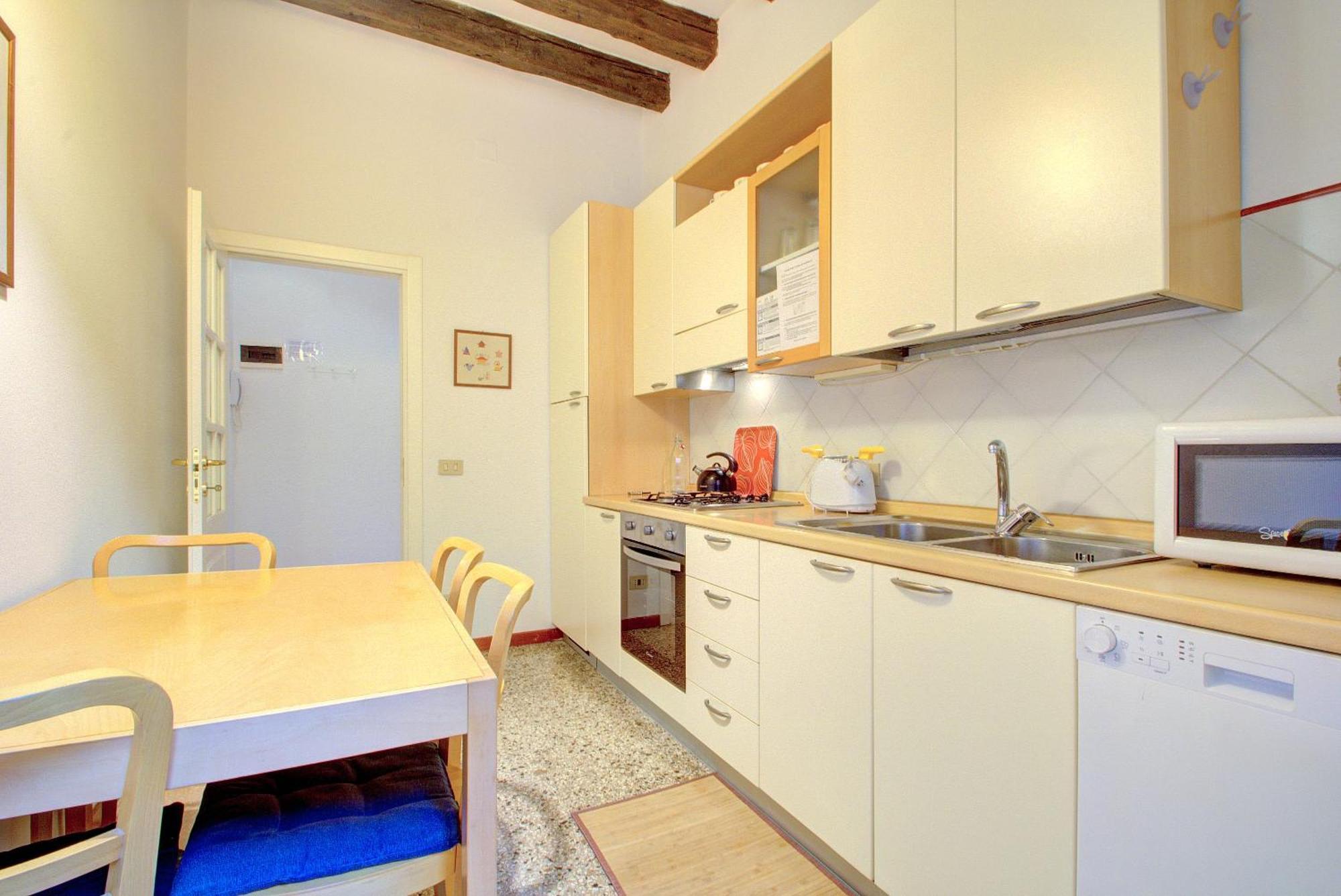 Apartamento ARRIVING by TRAIN#2 - quiet, 4pax, internet Venecia Exterior foto