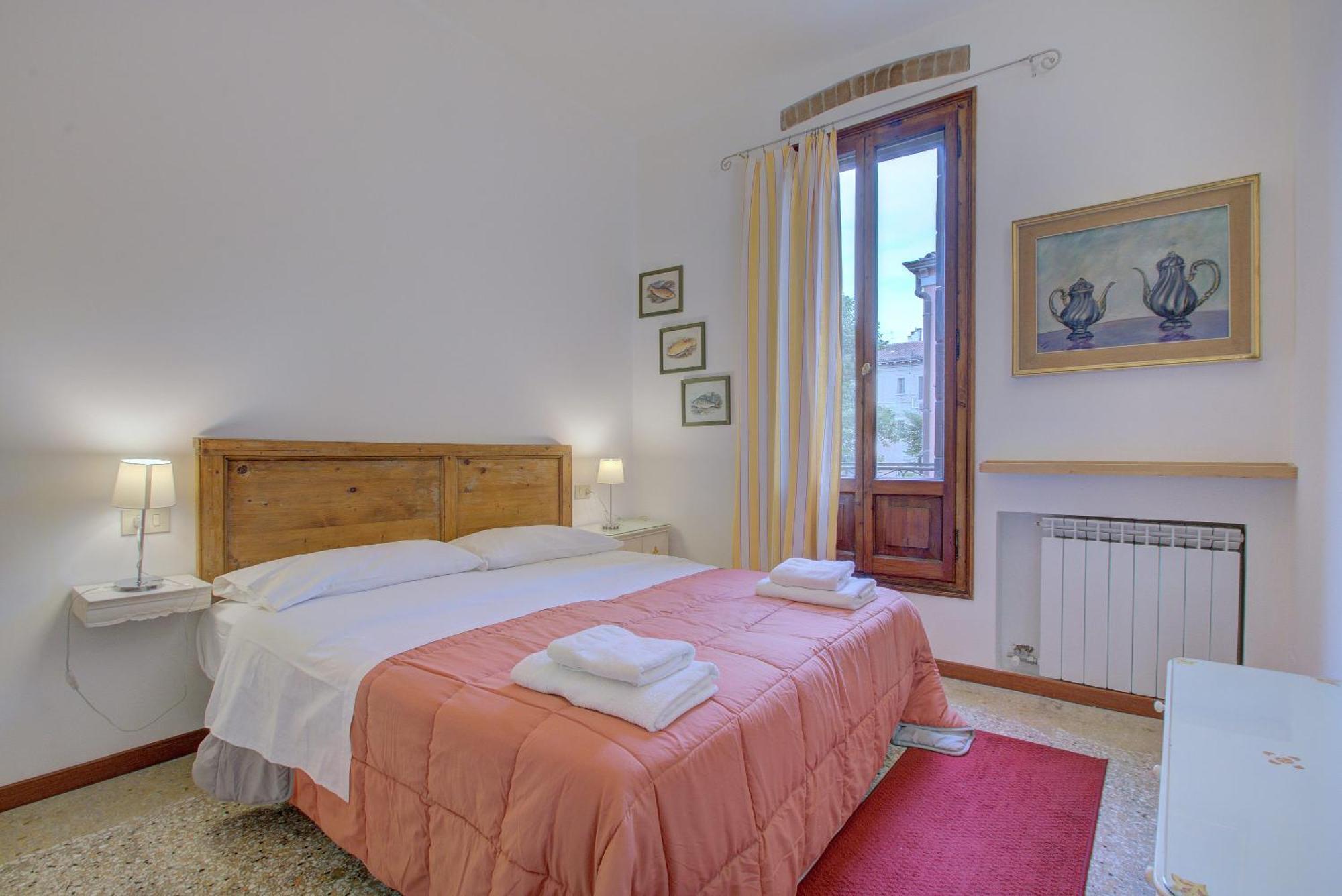 Apartamento ARRIVING by TRAIN#2 - quiet, 4pax, internet Venecia Exterior foto